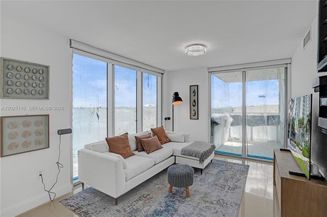 7930 E Dr 1808 1808, North Bay Village, FL 33141