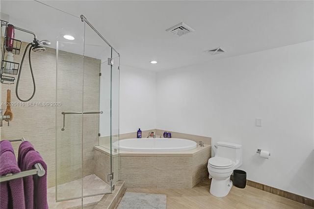 7930 E Dr 1808 1808, North Bay Village, FL 33141