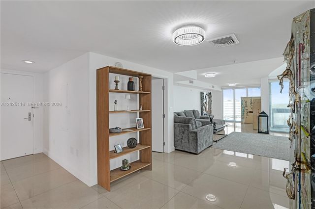 7930 E Dr 1808 1808, North Bay Village, FL 33141