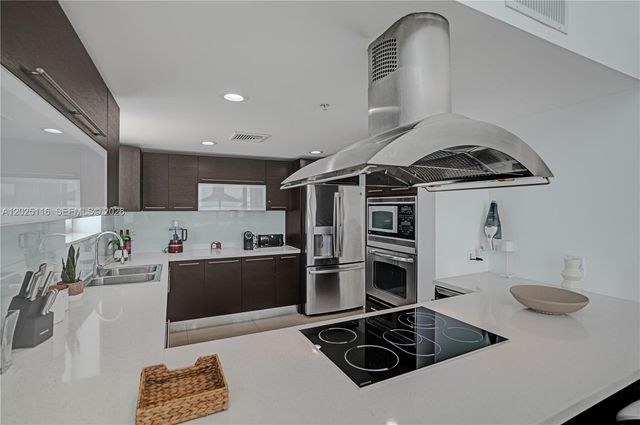 7930 E Dr 1808 1808, North Bay Village, FL 33141