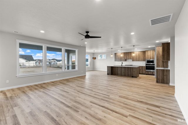 1038 W Cub River Dr, Meridian, ID 83642