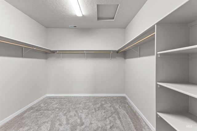 1038 W Cub River Dr, Meridian, ID 83642