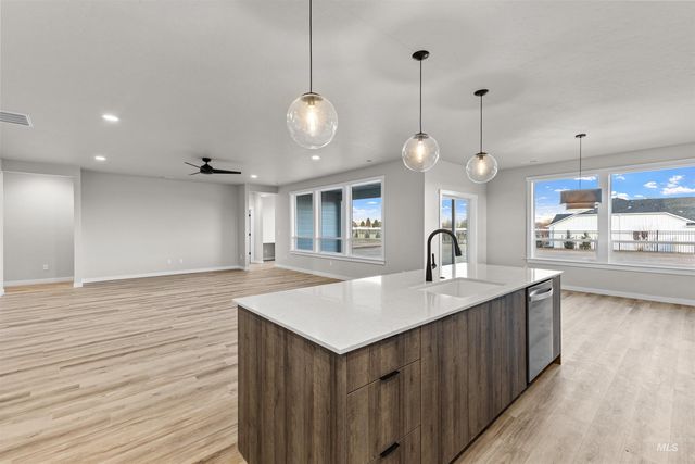 1038 W Cub River Dr, Meridian, ID 83642