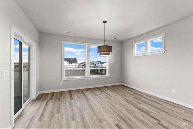 1038 W Cub River Dr, Meridian, ID 83642