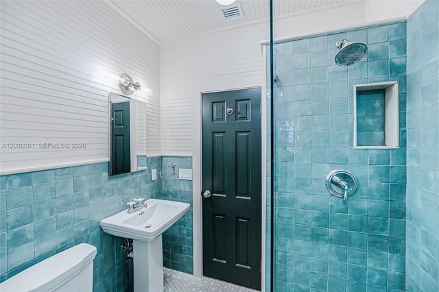 3826 Oak Ave 3826, Miami, FL 33133