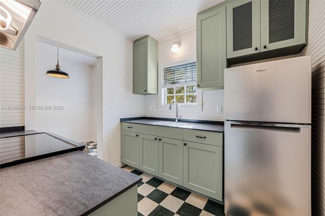 3826 Oak Ave 3826, Miami, FL 33133