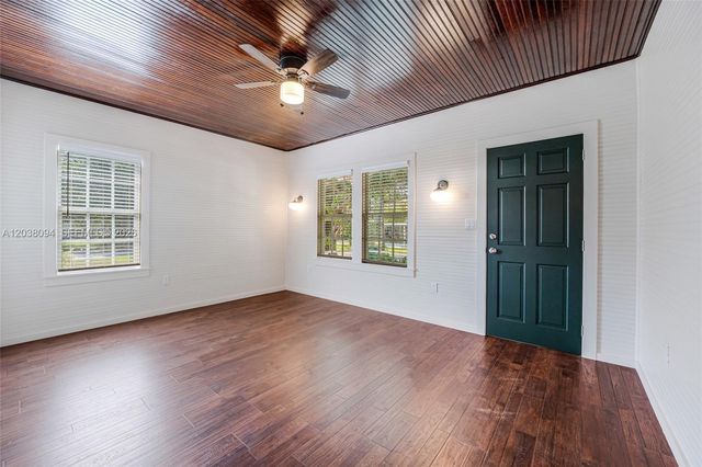 3826 Oak Ave 3826, Miami, FL 33133