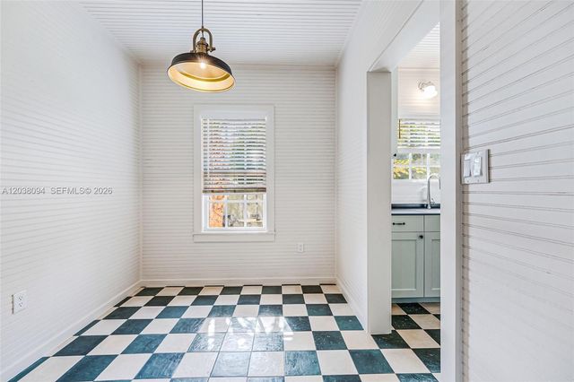 3826 Oak Ave 3826, Miami, FL 33133
