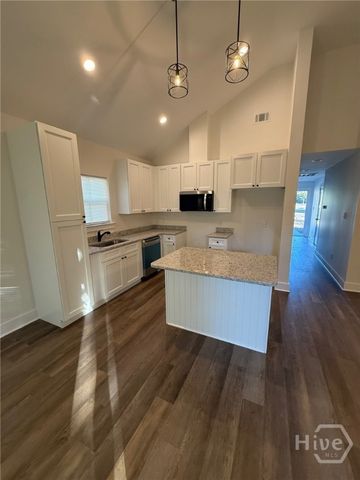 9 Helmken Street, Savannah, GA 31404