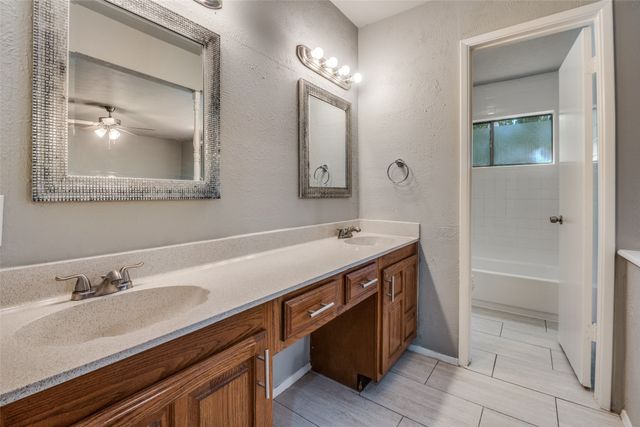 2324 Escalante Avenue, Fort Worth, TX 76112