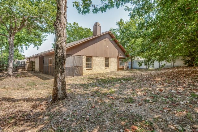 2324 Escalante Avenue, Fort Worth, TX 76112