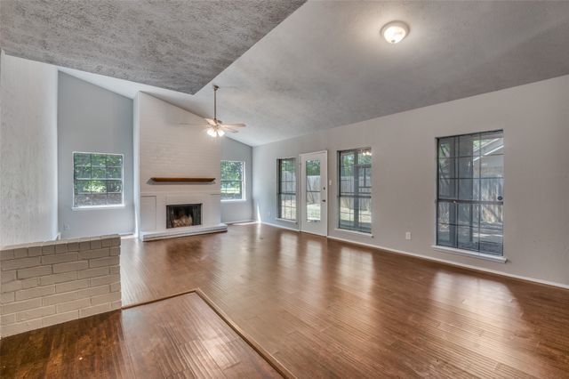 2324 Escalante Avenue, Fort Worth, TX 76112
