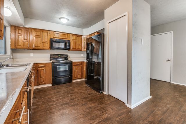 2324 Escalante Avenue, Fort Worth, TX 76112