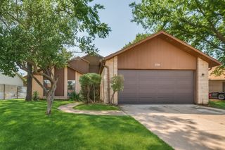 2324 Escalante Avenue, Fort Worth, TX 76112