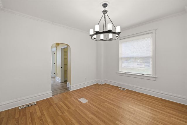 930 18th Street, Des Moines, IA 50314