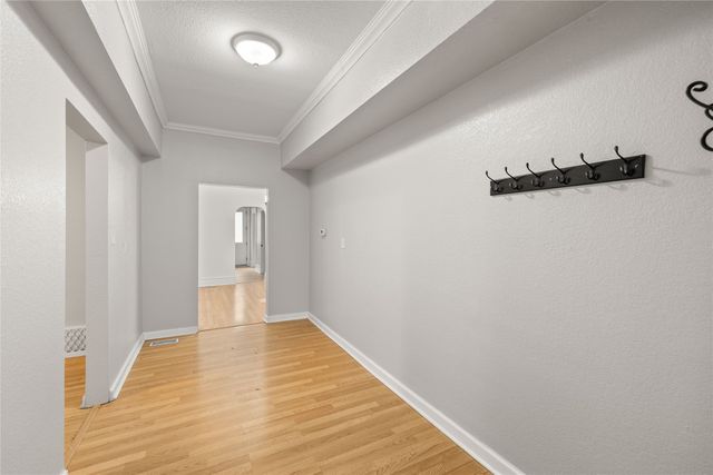 930 18th Street, Des Moines, IA 50314