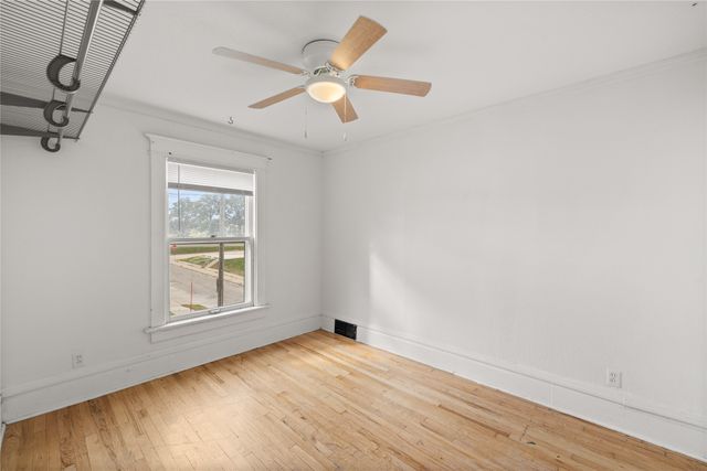 930 18th Street, Des Moines, IA 50314