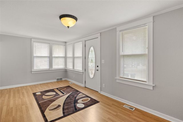 930 18th Street, Des Moines, IA 50314