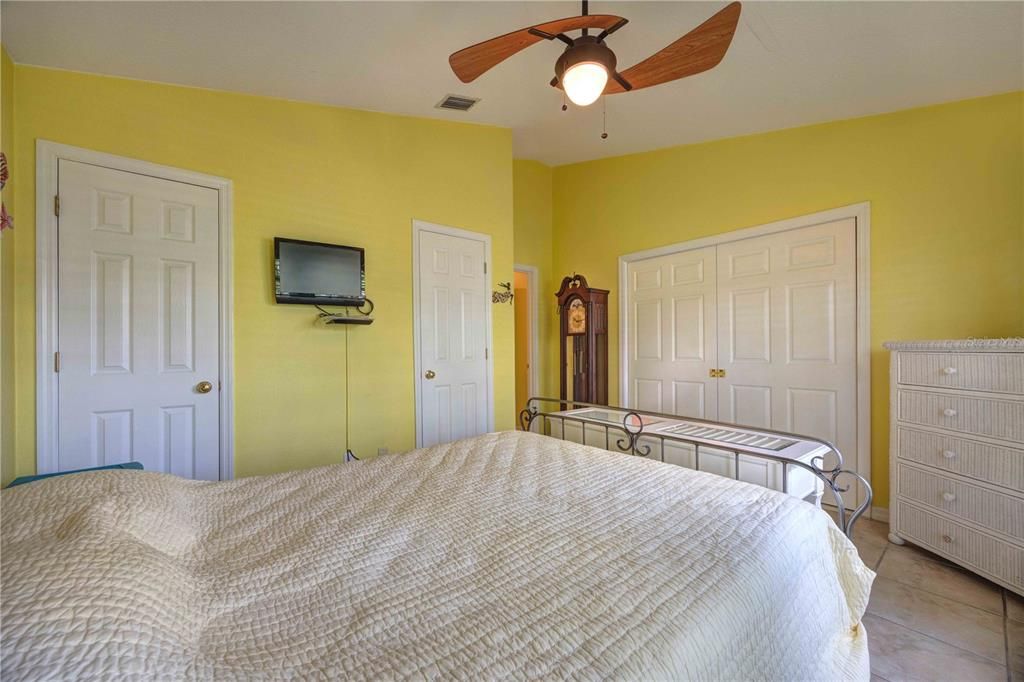 Image 32 of property listing at 1131 LEMONWOOD AVENUE, Deland, FL 32724