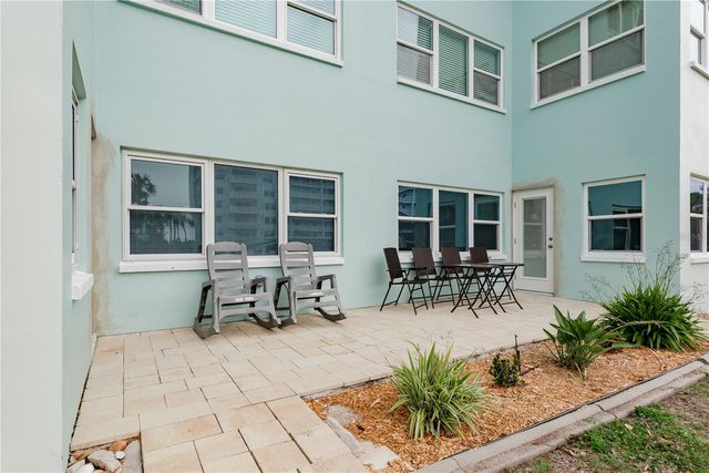 8 GLENCOE PLACE 104, Dunedin, FL 34698