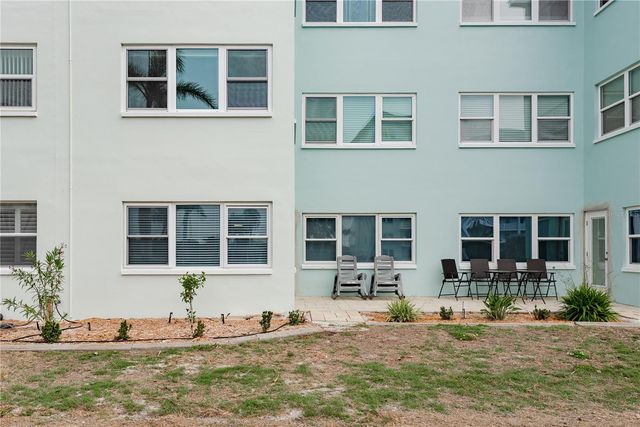 8 GLENCOE PLACE 104, Dunedin, FL 34698