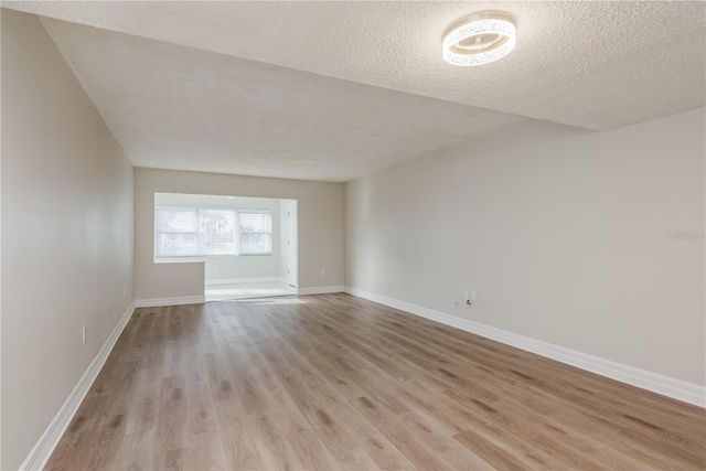 8 GLENCOE PLACE 104, Dunedin, FL 34698