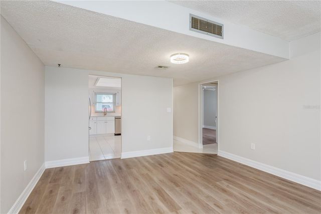 8 GLENCOE PLACE 104, Dunedin, FL 34698