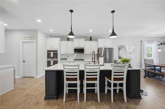 136 Gables PL, Moyock, NC 27958