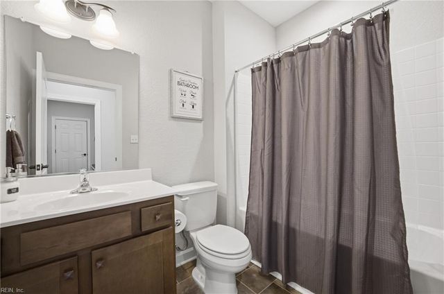 136 Gables PL, Moyock, NC 27958