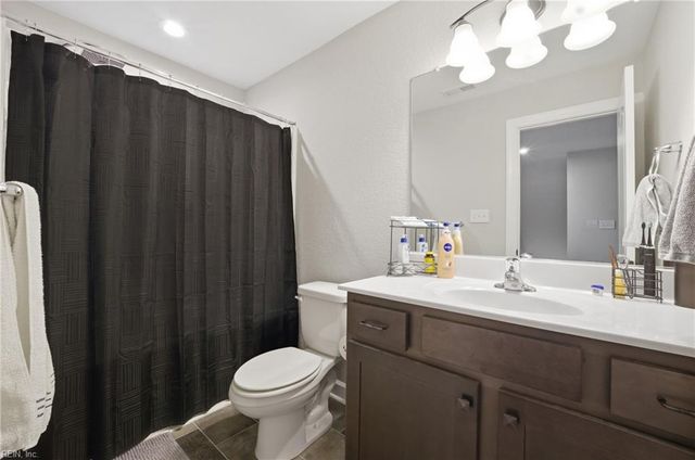 136 Gables PL, Moyock, NC 27958