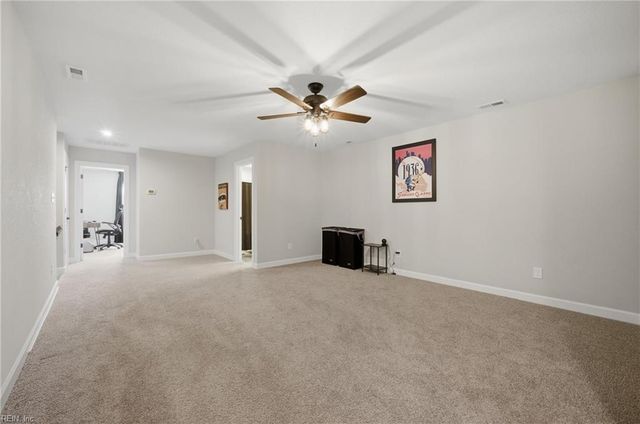 136 Gables PL, Moyock, NC 27958