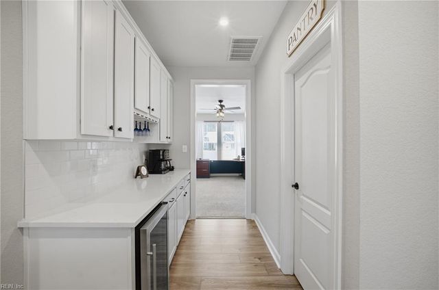 136 Gables PL, Moyock, NC 27958