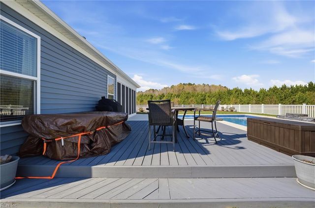 136 Gables PL, Moyock, NC 27958