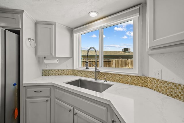 713 W Pine Street, Exeter, CA 93221