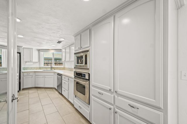 713 W Pine Street, Exeter, CA 93221