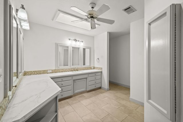 713 W Pine Street, Exeter, CA 93221
