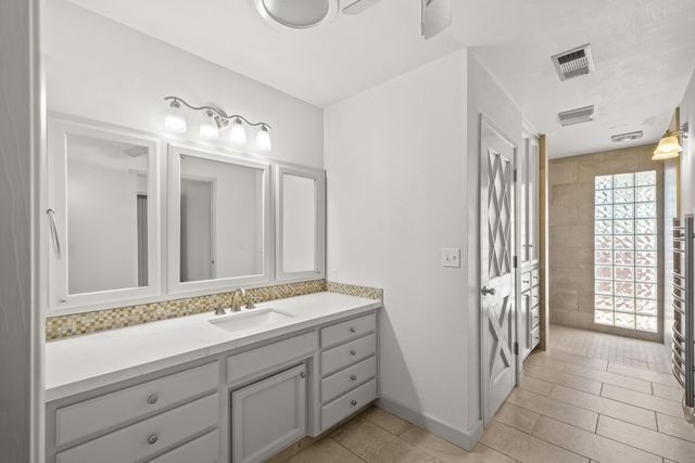 713 W Pine Street, Exeter, CA 93221