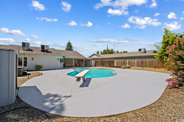 713 W Pine Street, Exeter, CA 93221