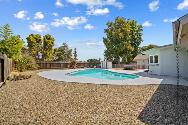 713 W Pine Street, Exeter, CA 93221