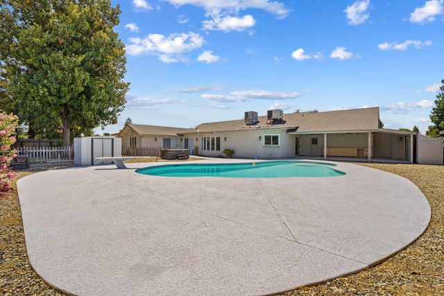 713 W Pine Street, Exeter, CA 93221