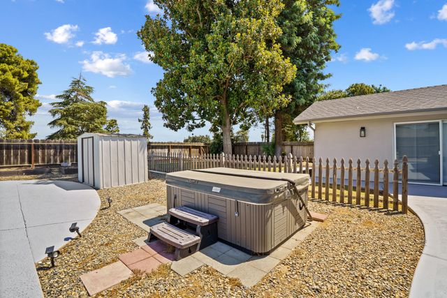713 W Pine Street, Exeter, CA 93221