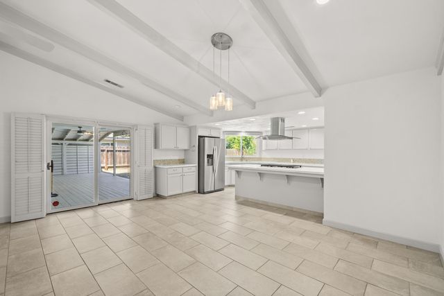 713 W Pine Street, Exeter, CA 93221