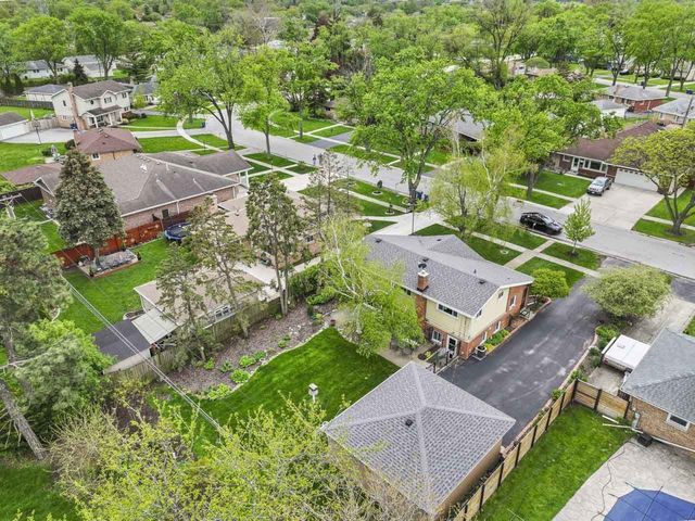 3N303 N Emroy Avenue, Elmhurst, IL 60126