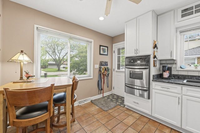 3N303 N Emroy Avenue, Elmhurst, IL 60126