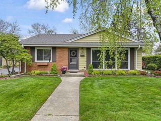 3N303 N Emroy Avenue, Elmhurst, IL 60126
