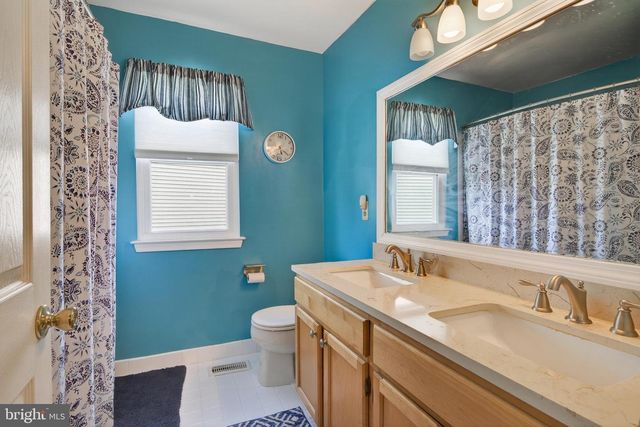 205 COMMONS LN, Collegeville, PA 19426