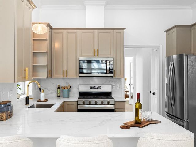 5209 Evans Ave A, Austin, TX 78751