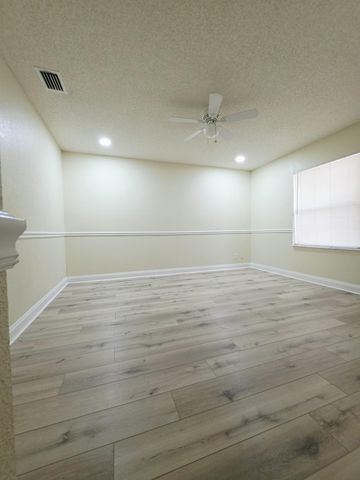 5447 Twin Oakes Road, Greenacres, FL 33463
