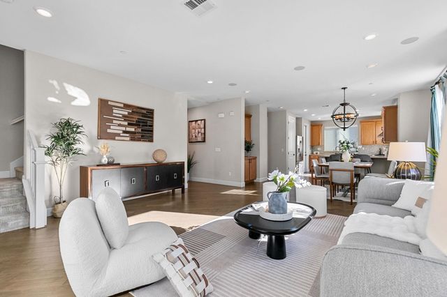 1038 Giacomo Ln, San Jose, CA 95131