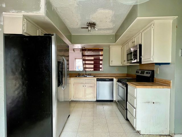 303 Pembrook Street, Ladson, SC 29456